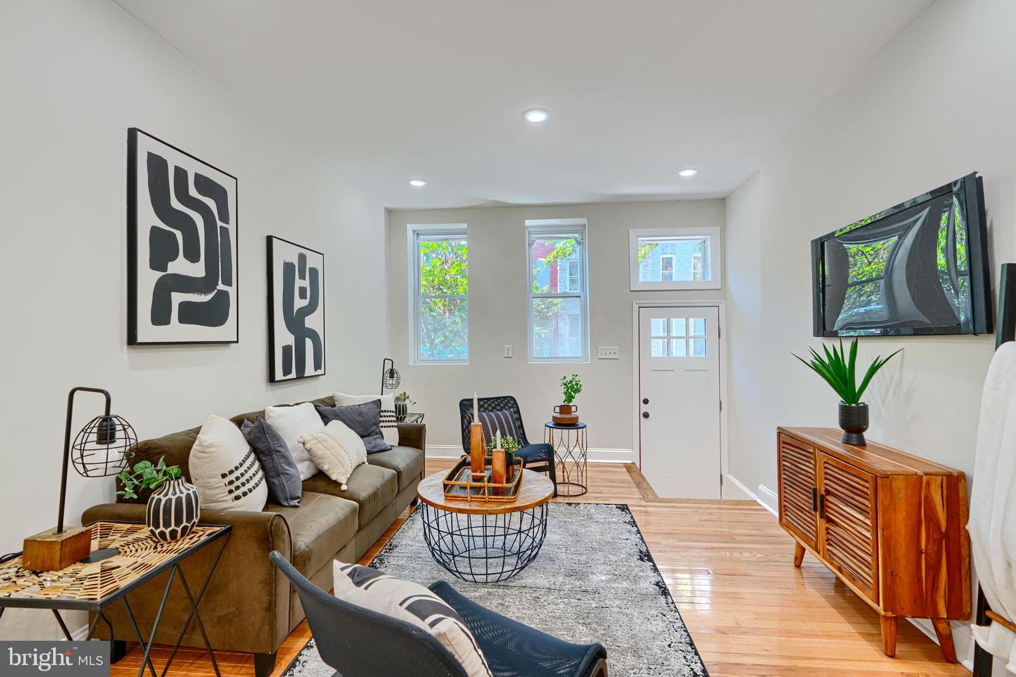1827 Druid Hill Ave Property Photo 8