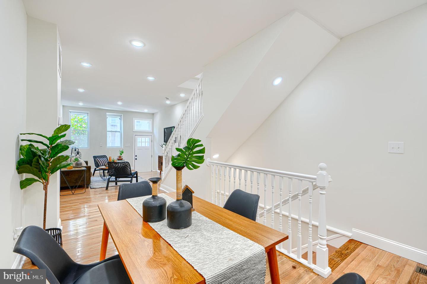 1827 Druid Hill Ave Property Photo 12