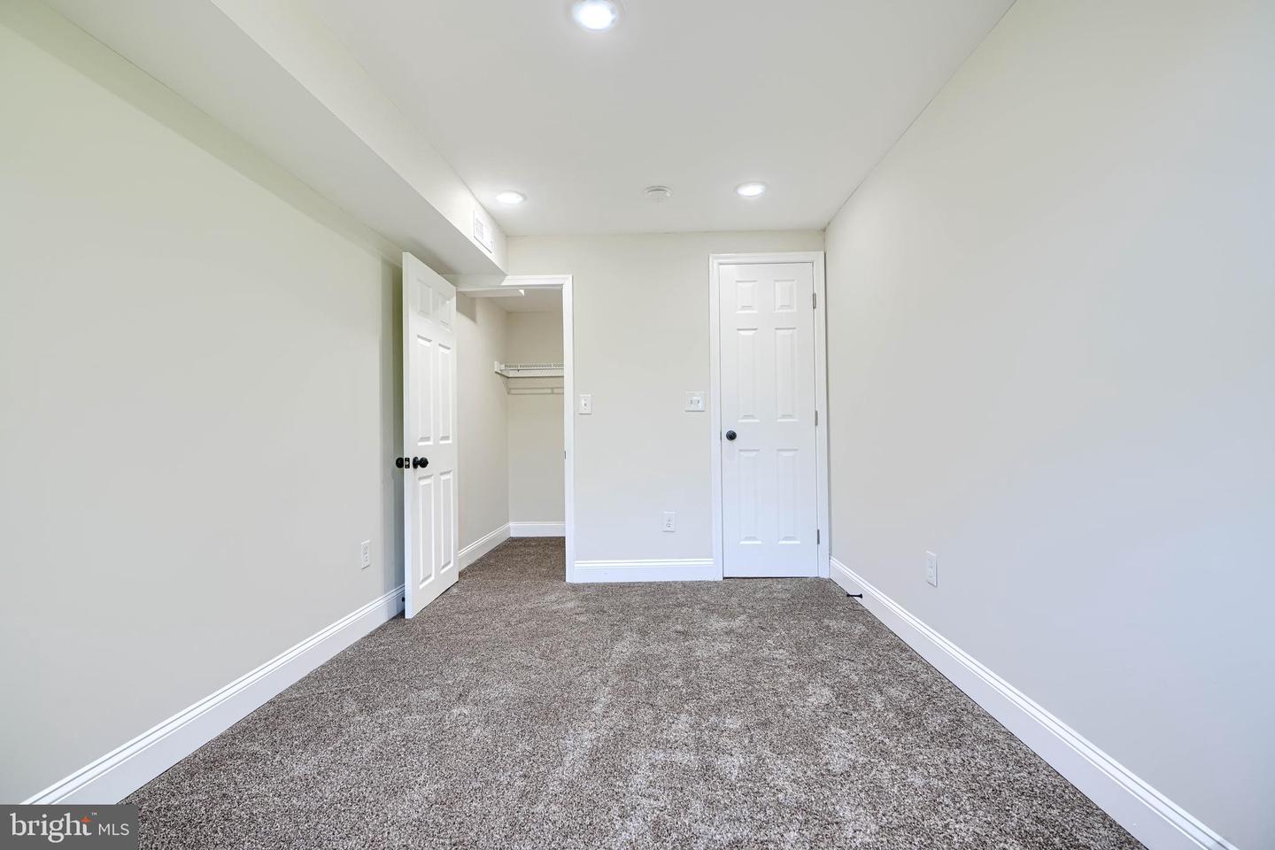 1827 Druid Hill Ave Property Photo 17
