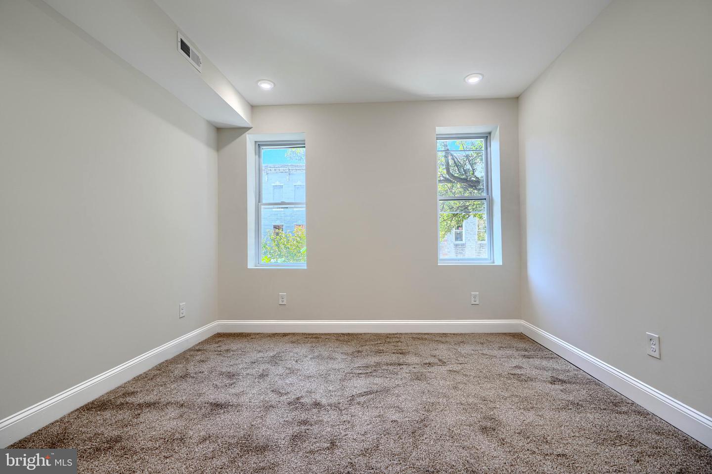 1827 Druid Hill Ave Property Photo 18