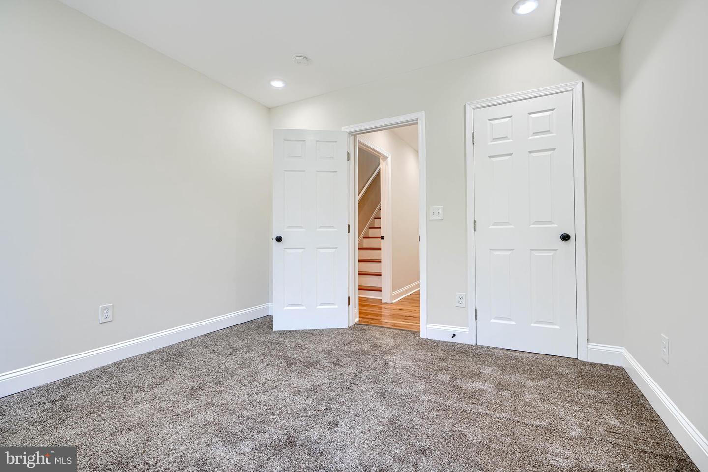 1827 Druid Hill Ave Property Photo 19
