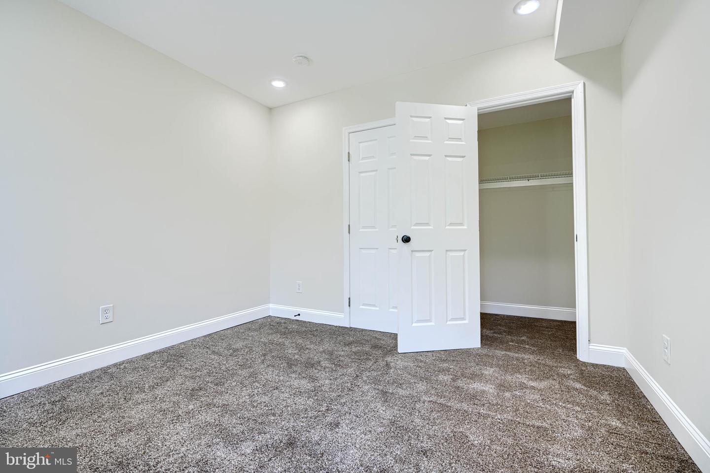 1827 Druid Hill Ave Property Photo 20