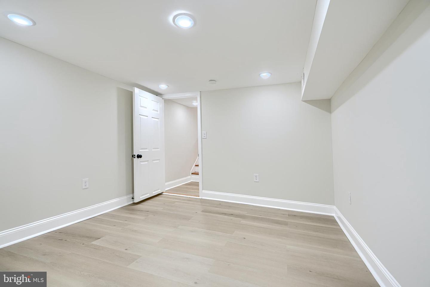1827 Druid Hill Ave Property Photo 41