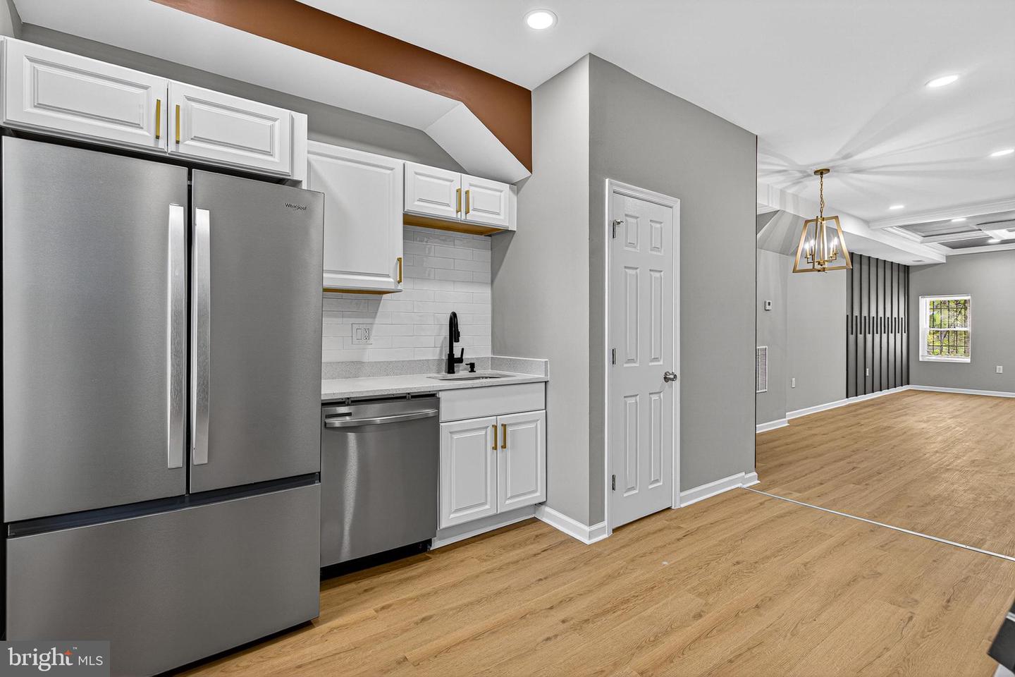 2518 W Fayette St Property Photo 4