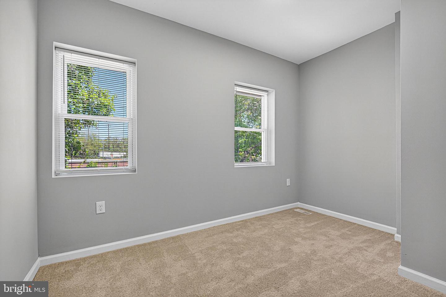 2518 W Fayette St Property Photo 11
