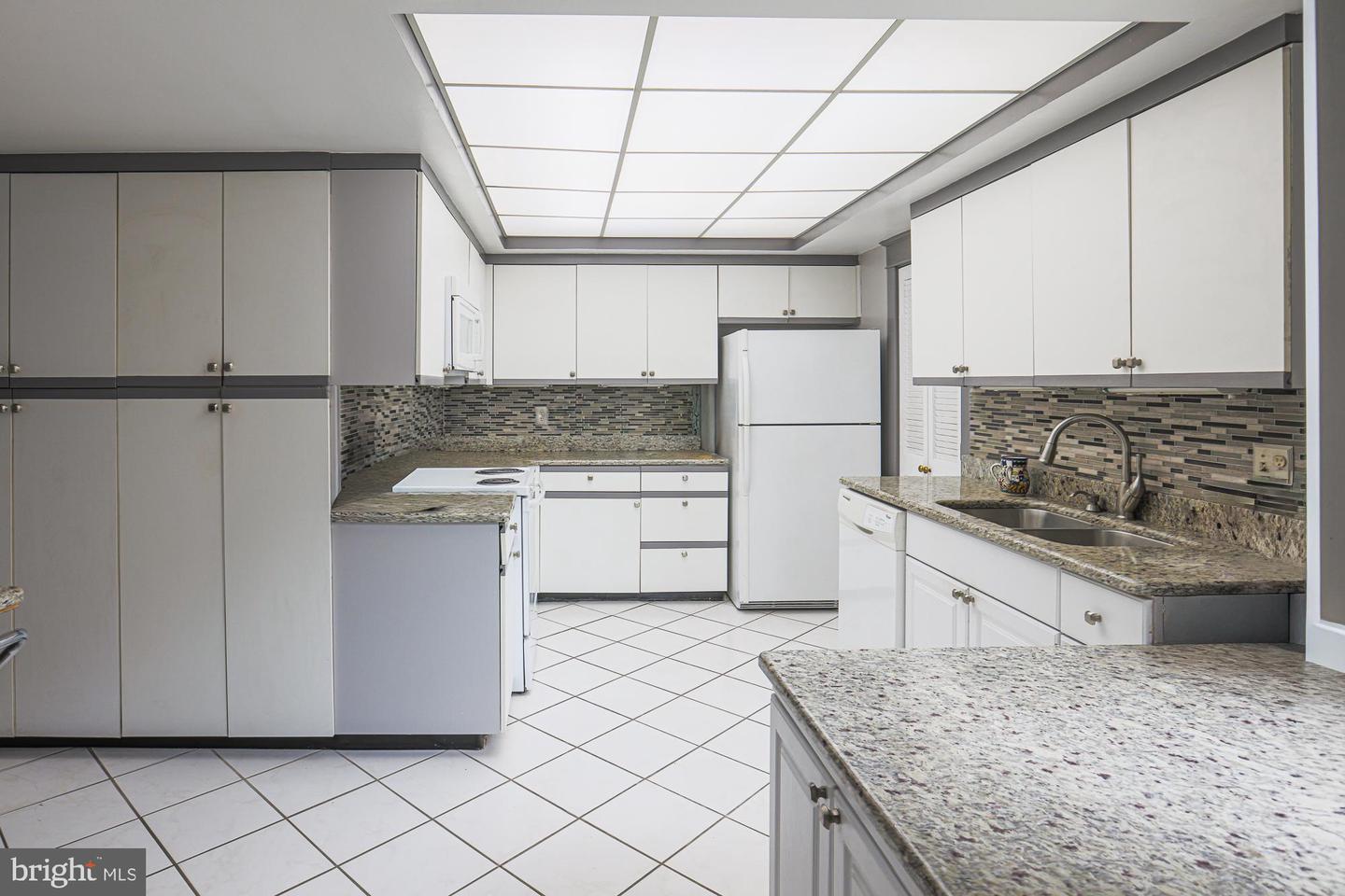 6701 Park Heights Ave #3c Property Photo 7