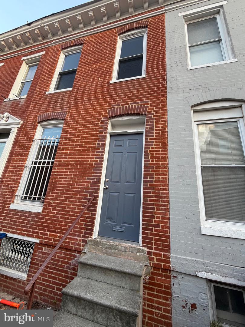 747 Carroll St Property Photo 3
