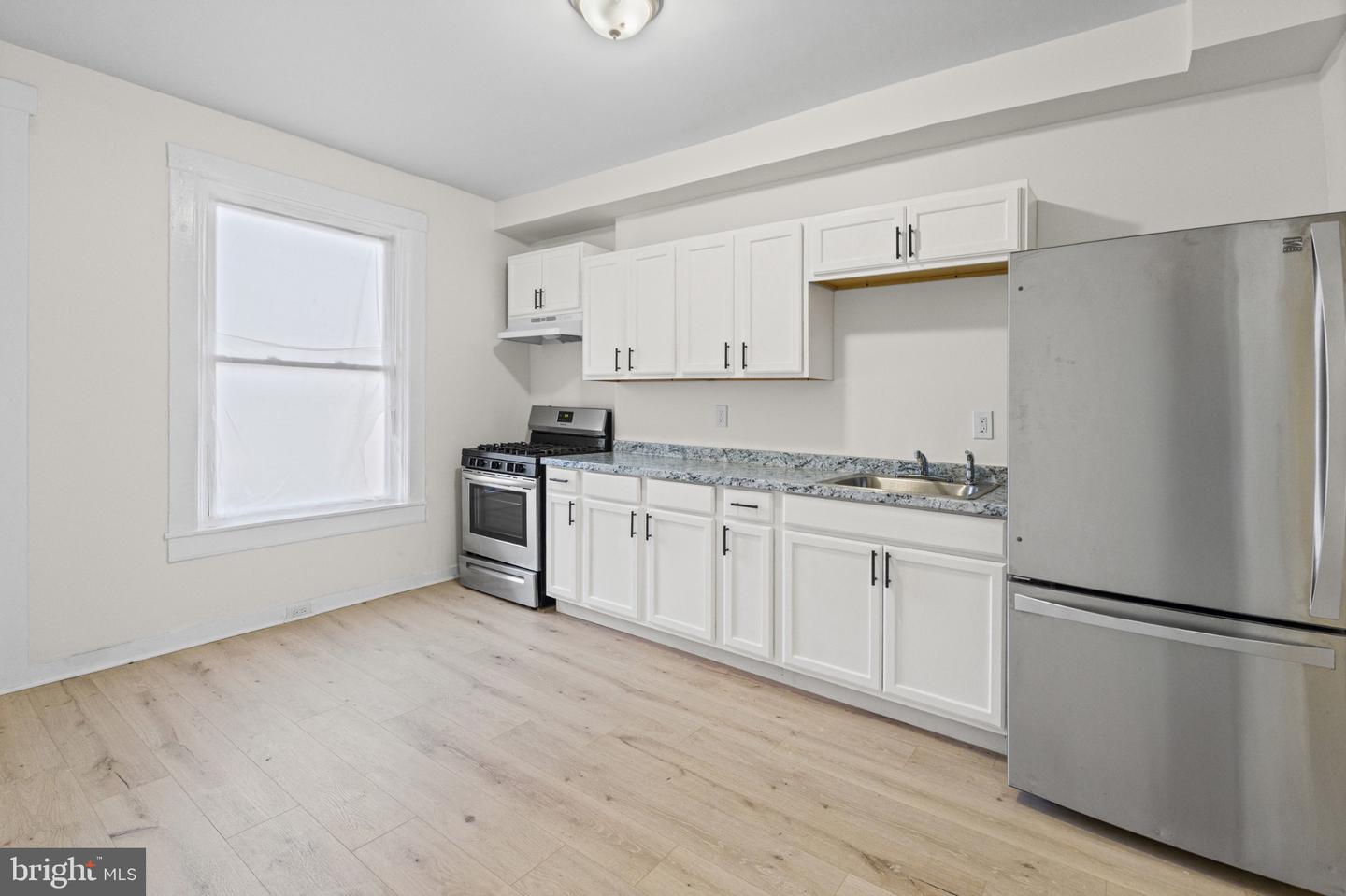 2022 Cliftwood Ave Property Photo 6