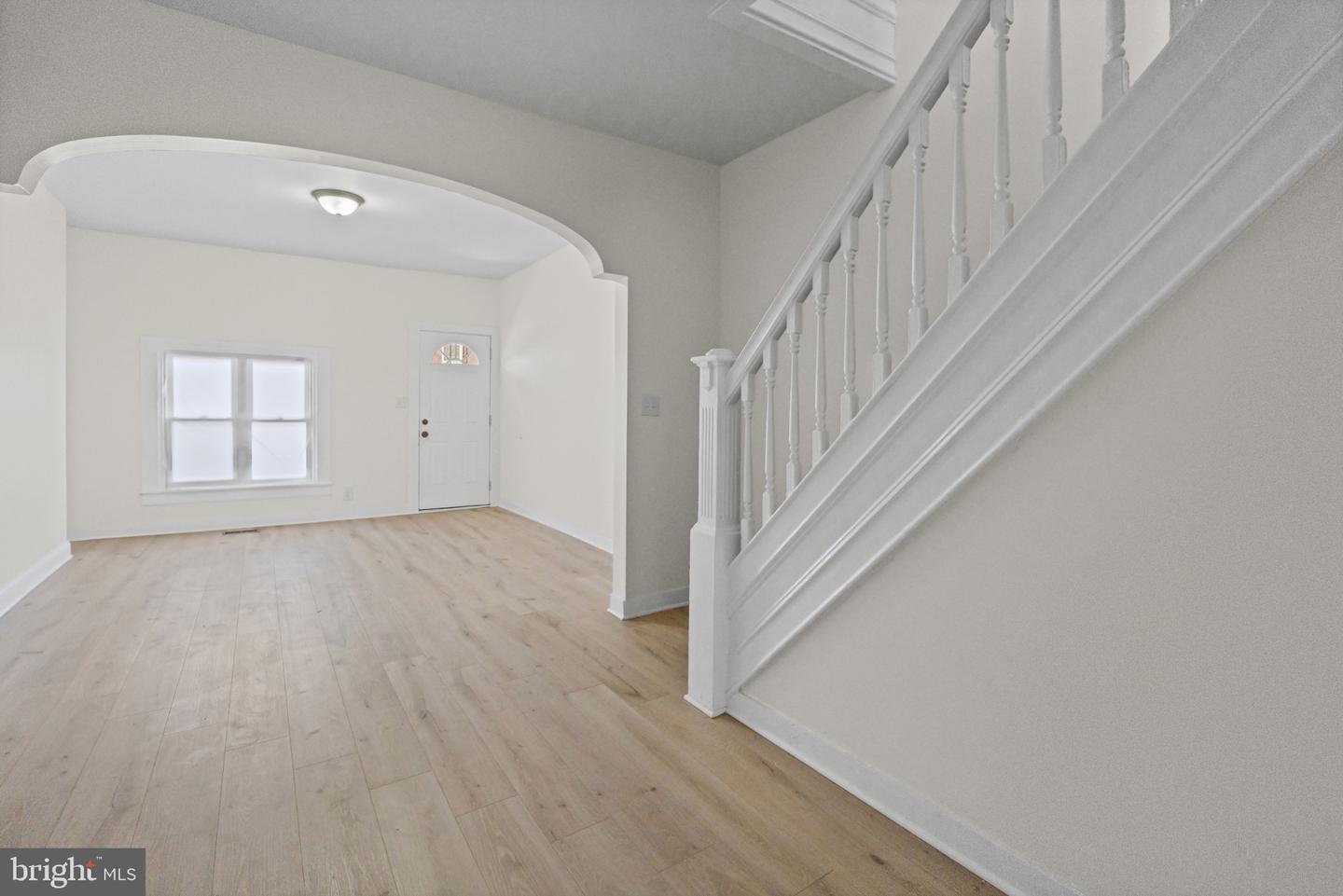 2022 Cliftwood Ave Property Photo 8