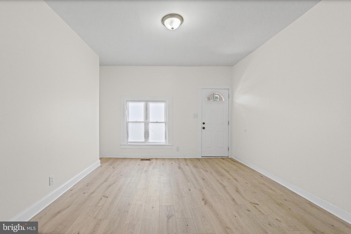 2022 Cliftwood Ave Property Photo 9