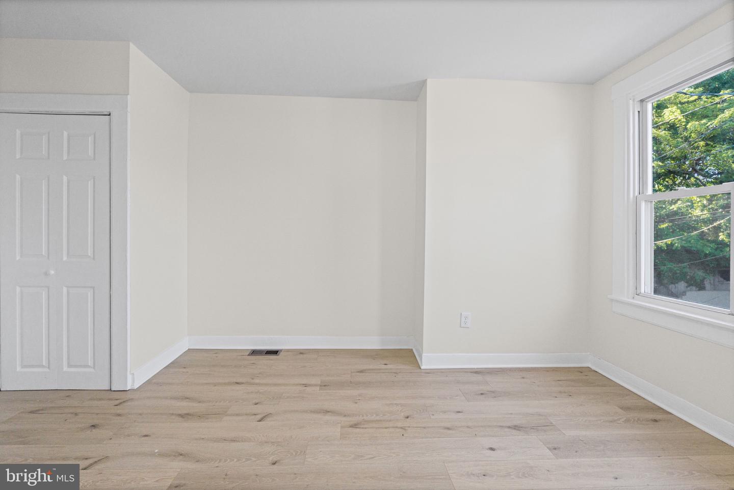 2022 Cliftwood Ave Property Photo 13