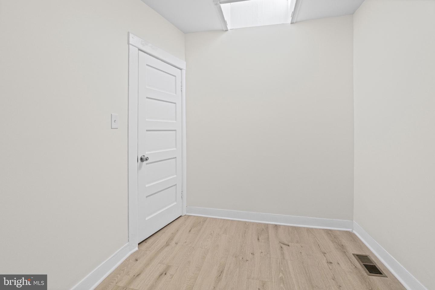 2022 Cliftwood Ave Property Photo 16