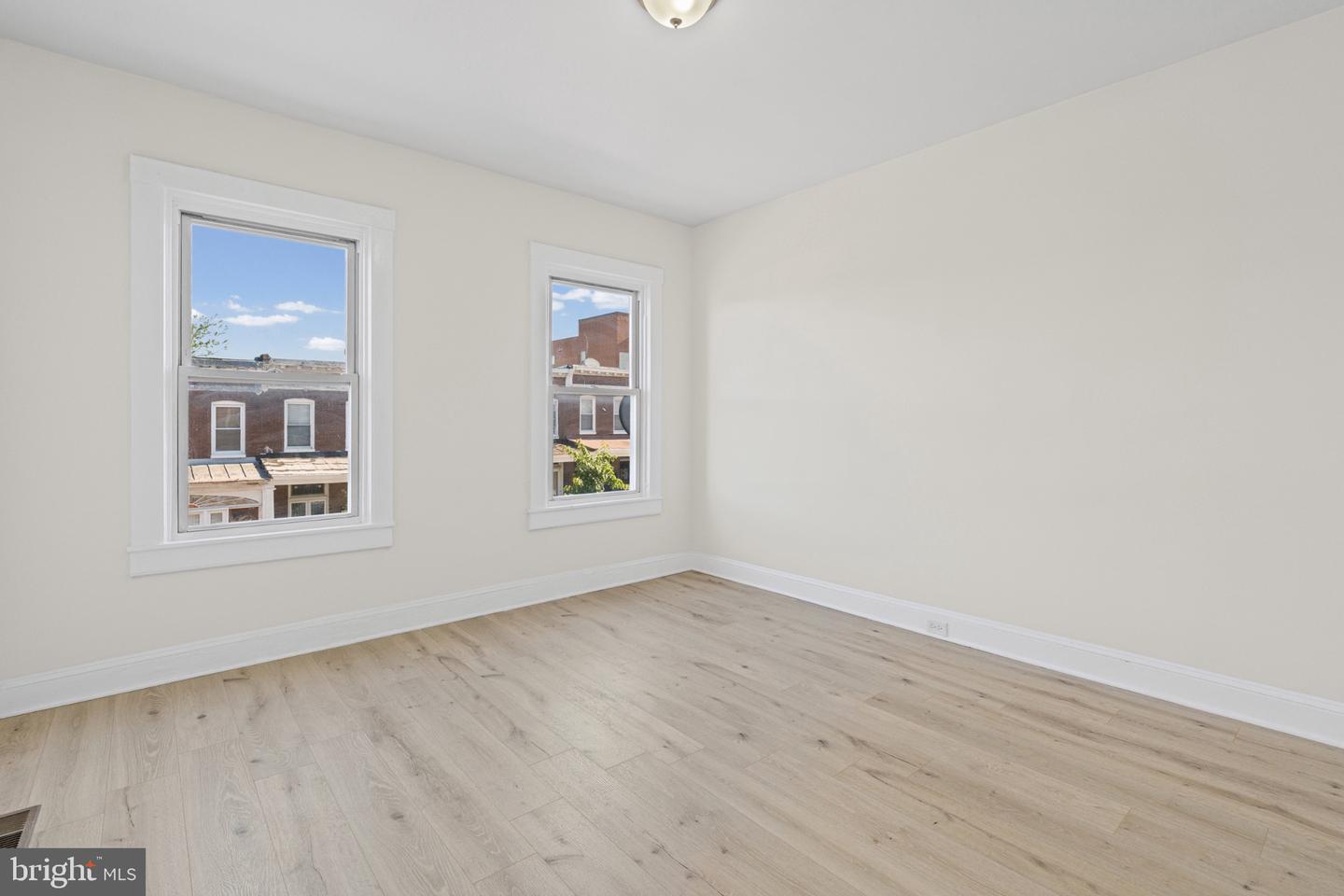 2022 Cliftwood Ave Property Photo 19