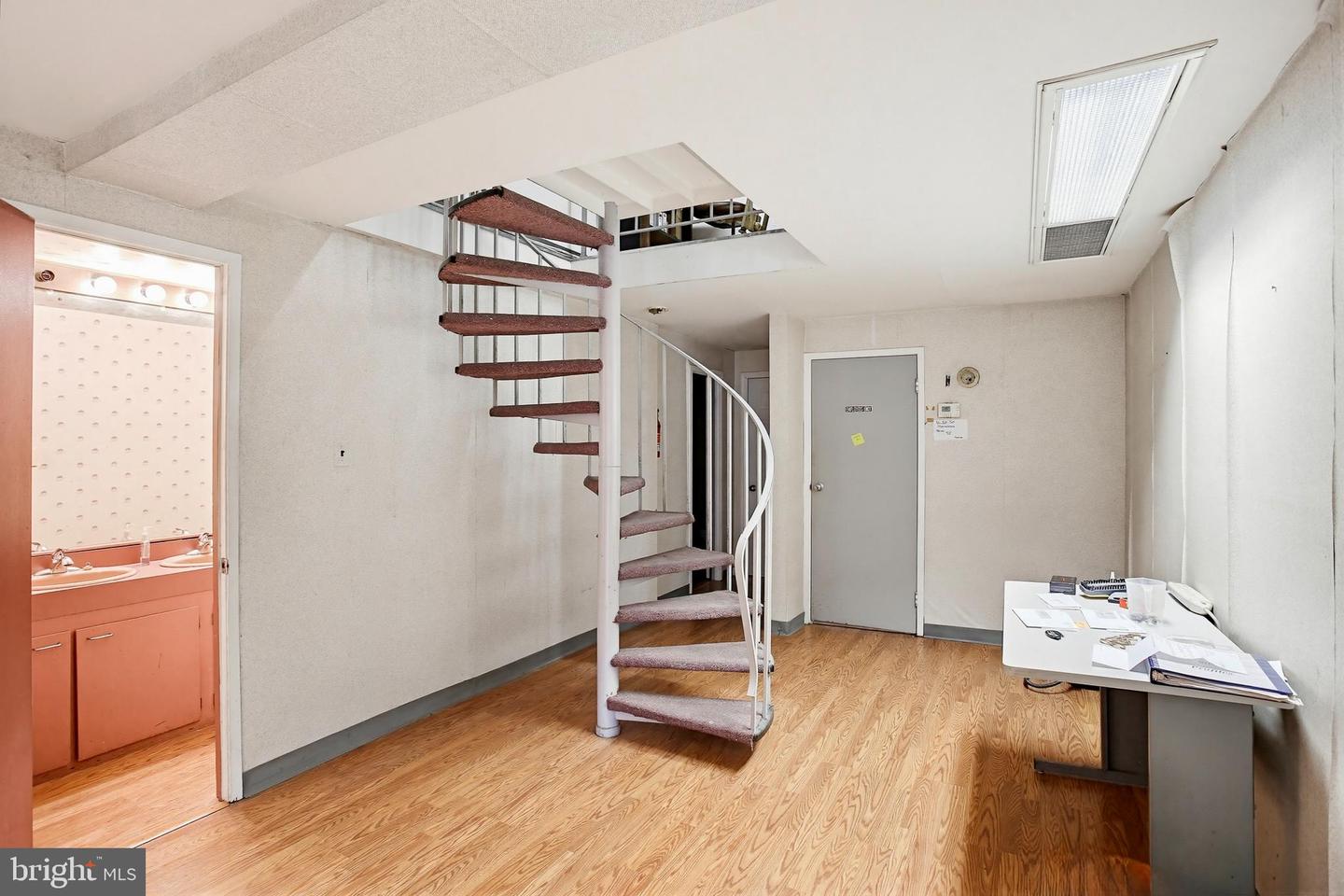 14 W Saratoga St Property Photo 34
