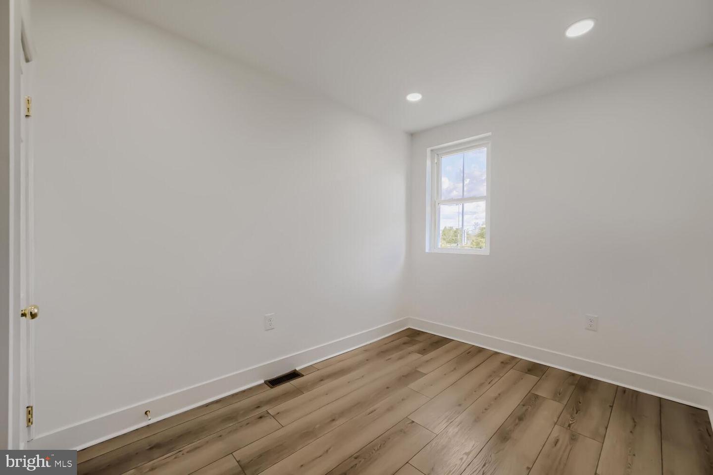 4929 Edgemere Ave Property Photo 33