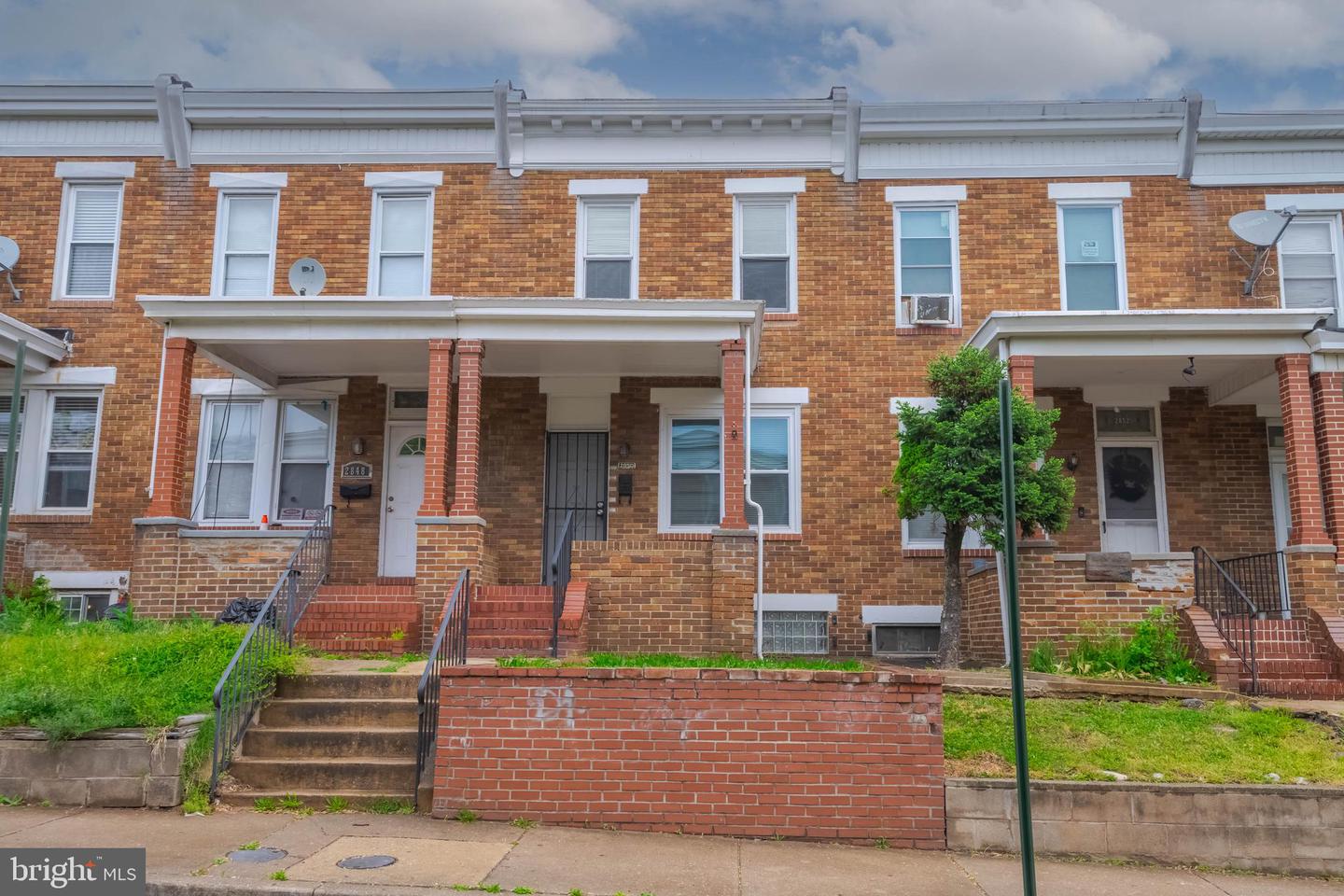 2850 MAYFIELD AVE Property Photo 1
