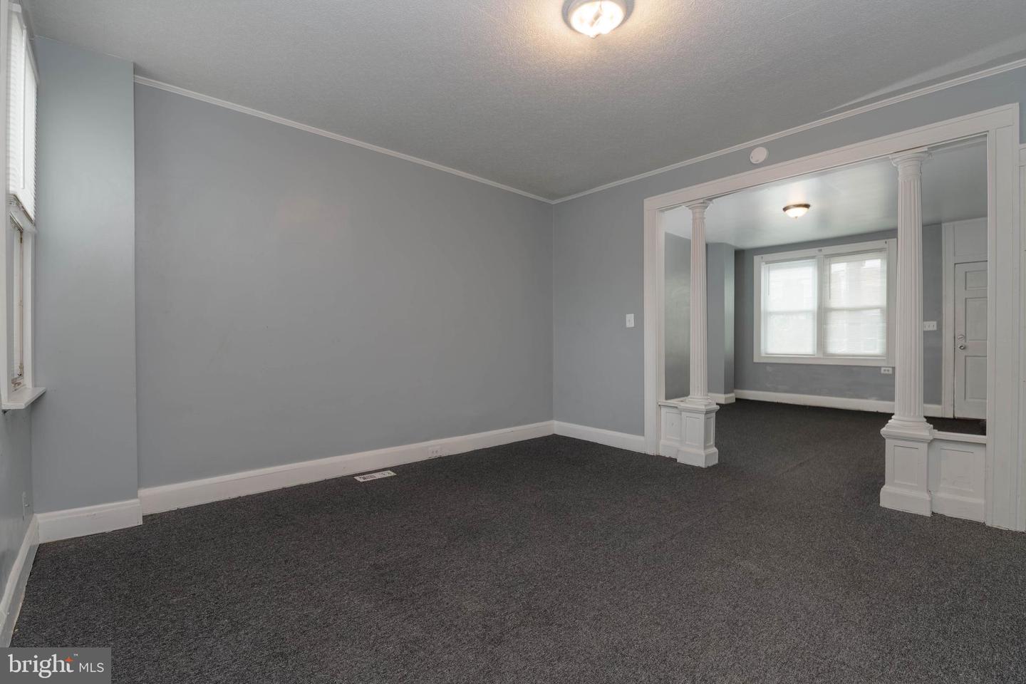 2850 Mayfield Ave Property Photo 10