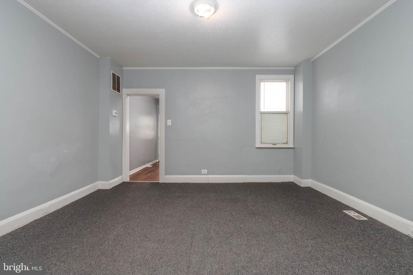 2850 Mayfield Ave Property Photo 13