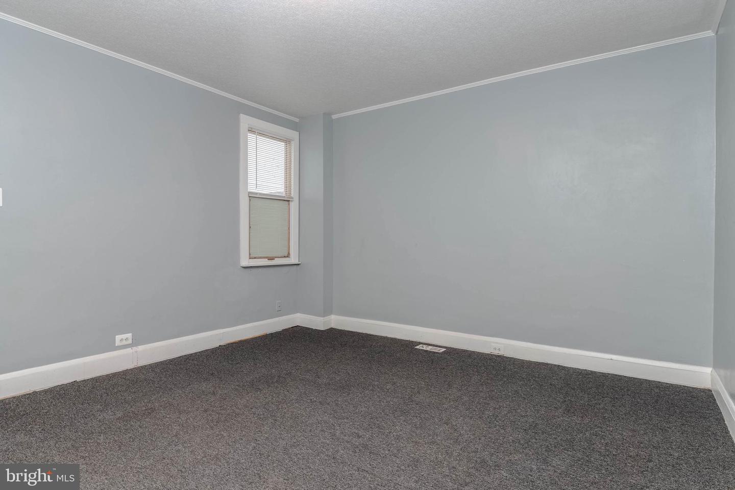 2850 Mayfield Ave Property Photo 14