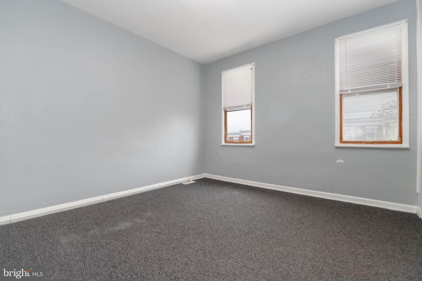 2850 Mayfield Ave Property Photo 21