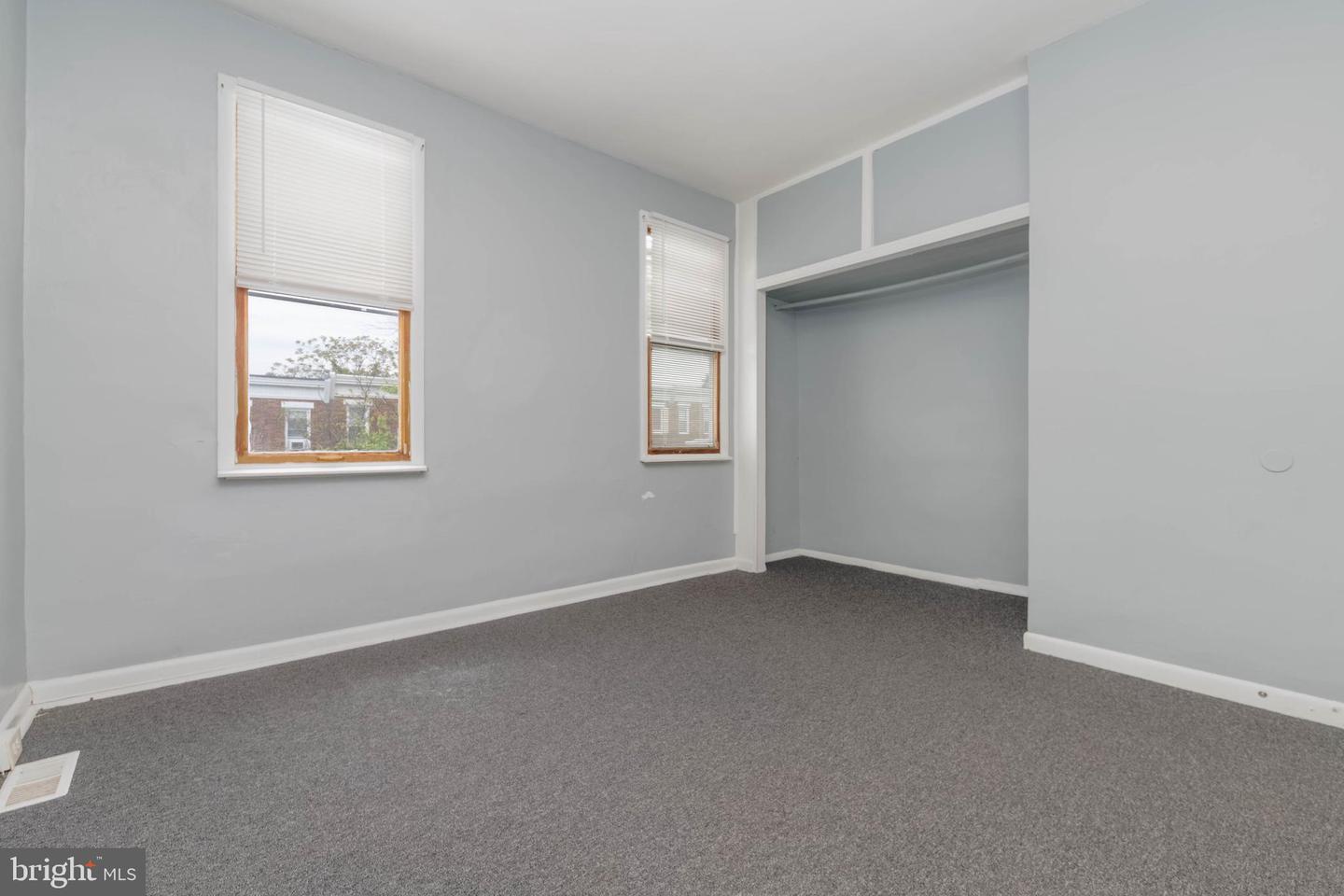 2850 Mayfield Ave Property Photo 22