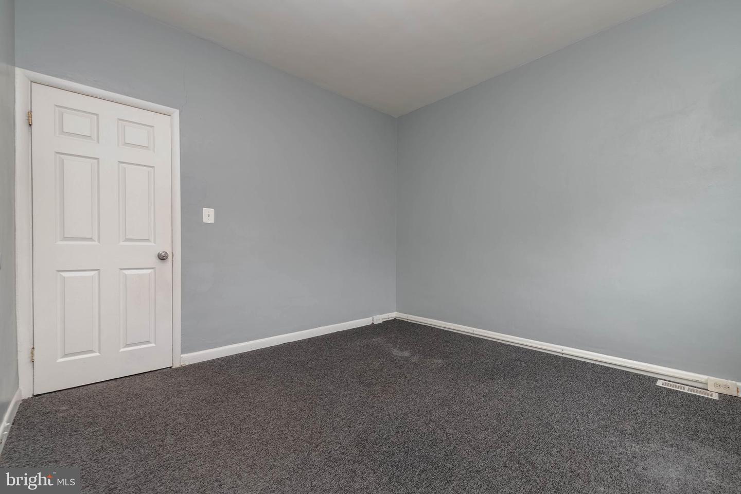 2850 Mayfield Ave Property Photo 24