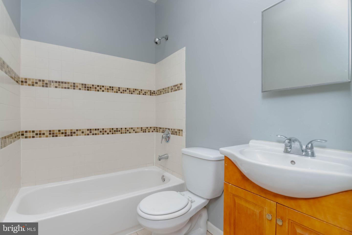 2850 Mayfield Ave Property Photo 25