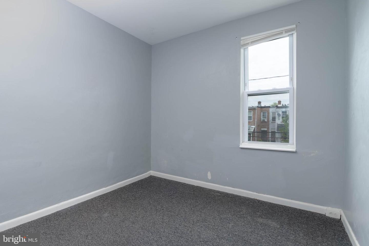 2850 Mayfield Ave Property Photo 32