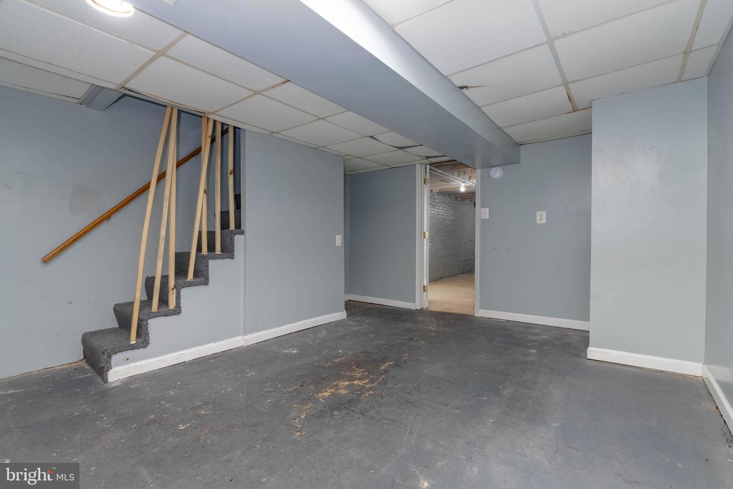 2850 Mayfield Ave Property Photo 36