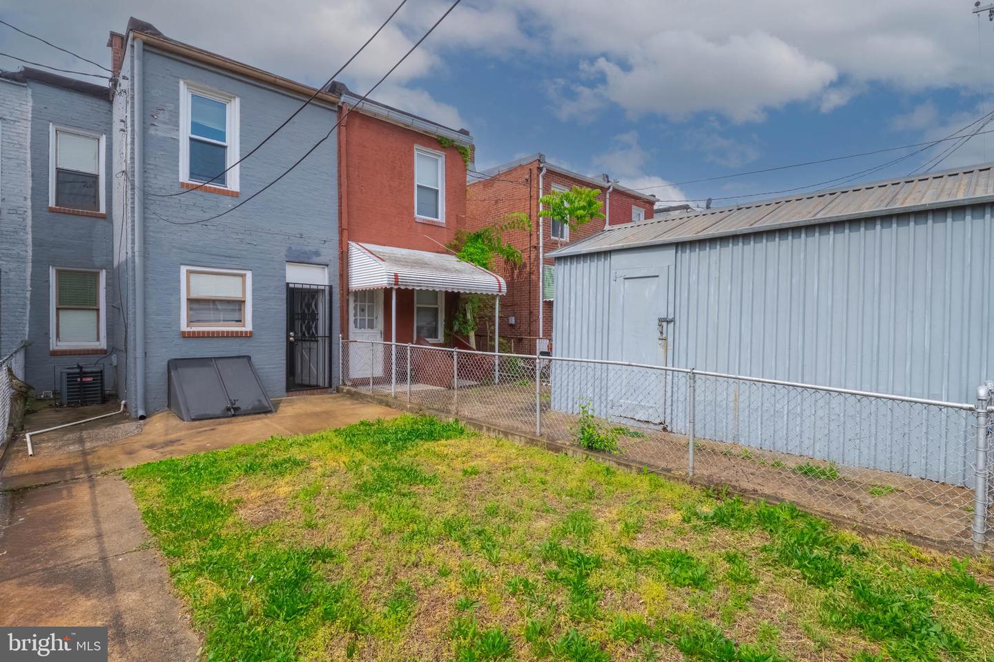 2850 Mayfield Ave Property Photo 42