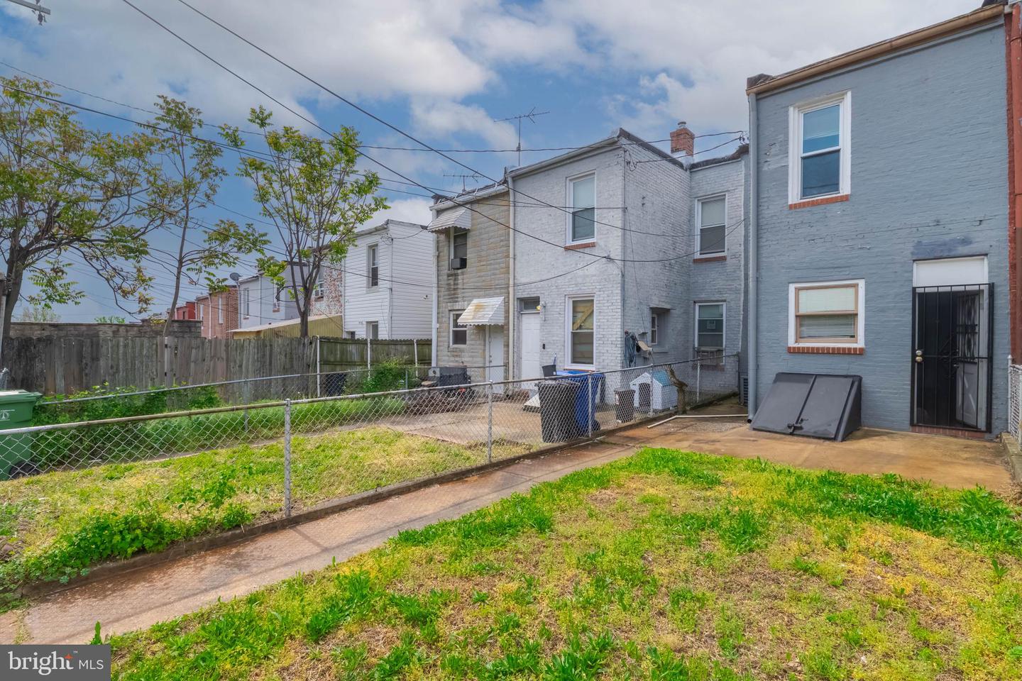 2850 Mayfield Ave Property Photo 43