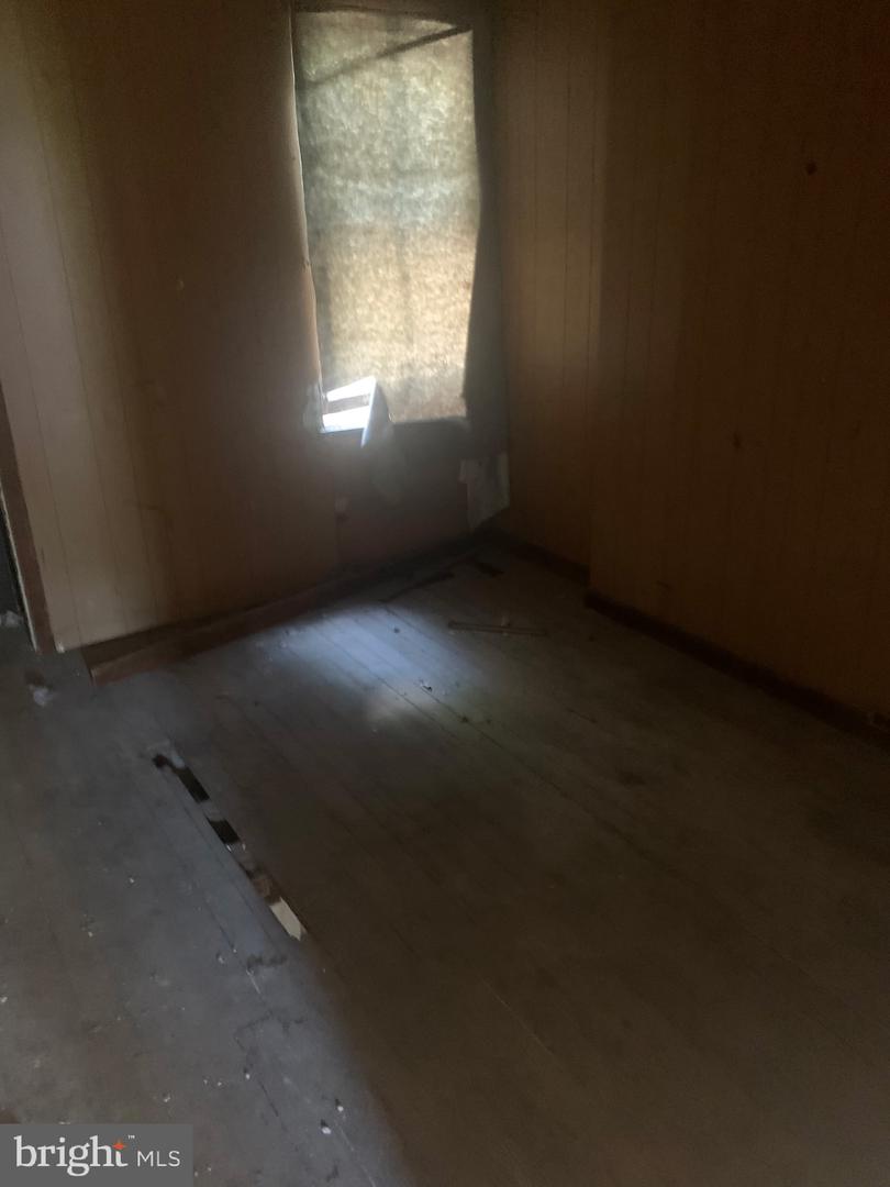 1637 Appleton St Property Photo 7