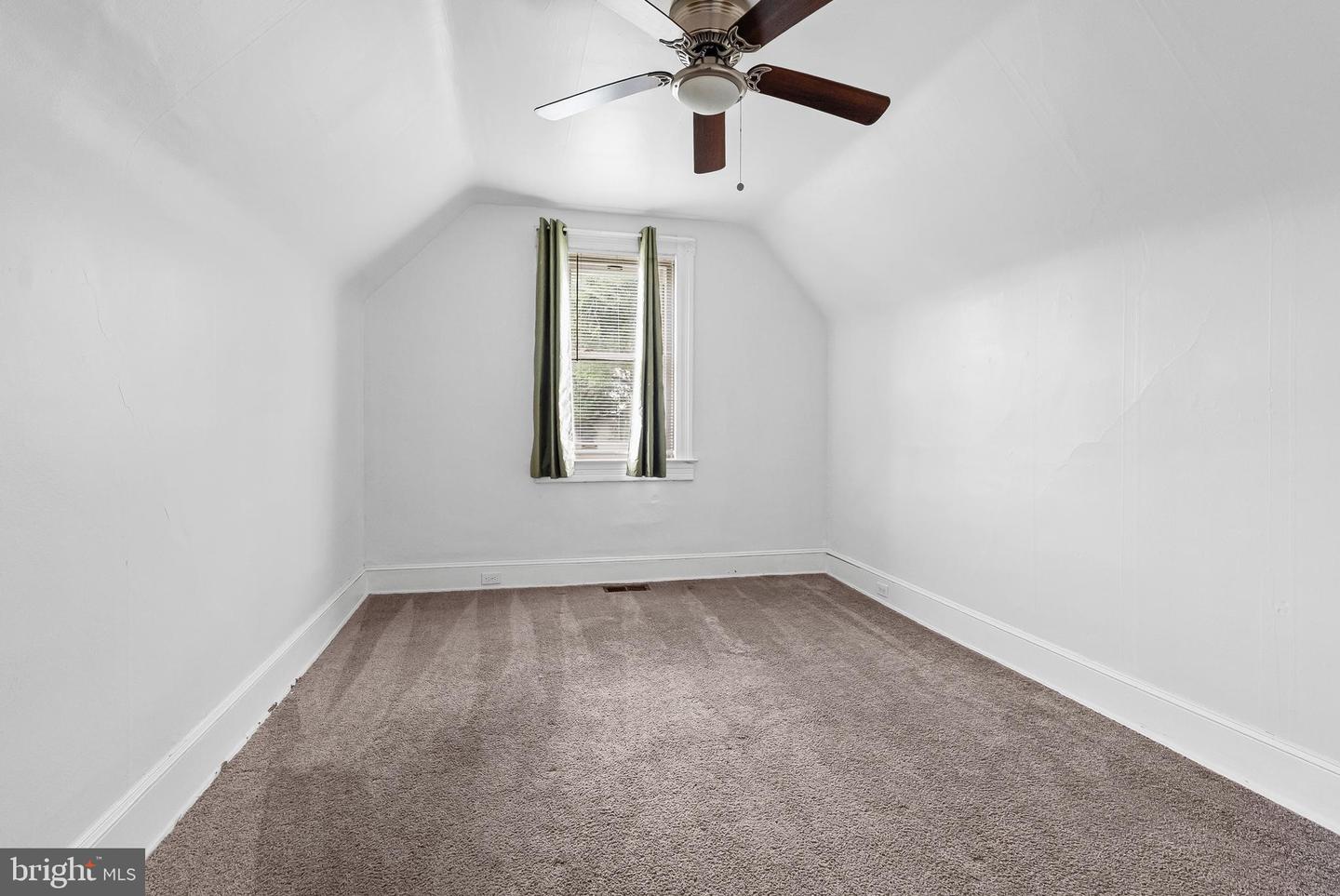 5 S Woodington Rd Property Photo 8