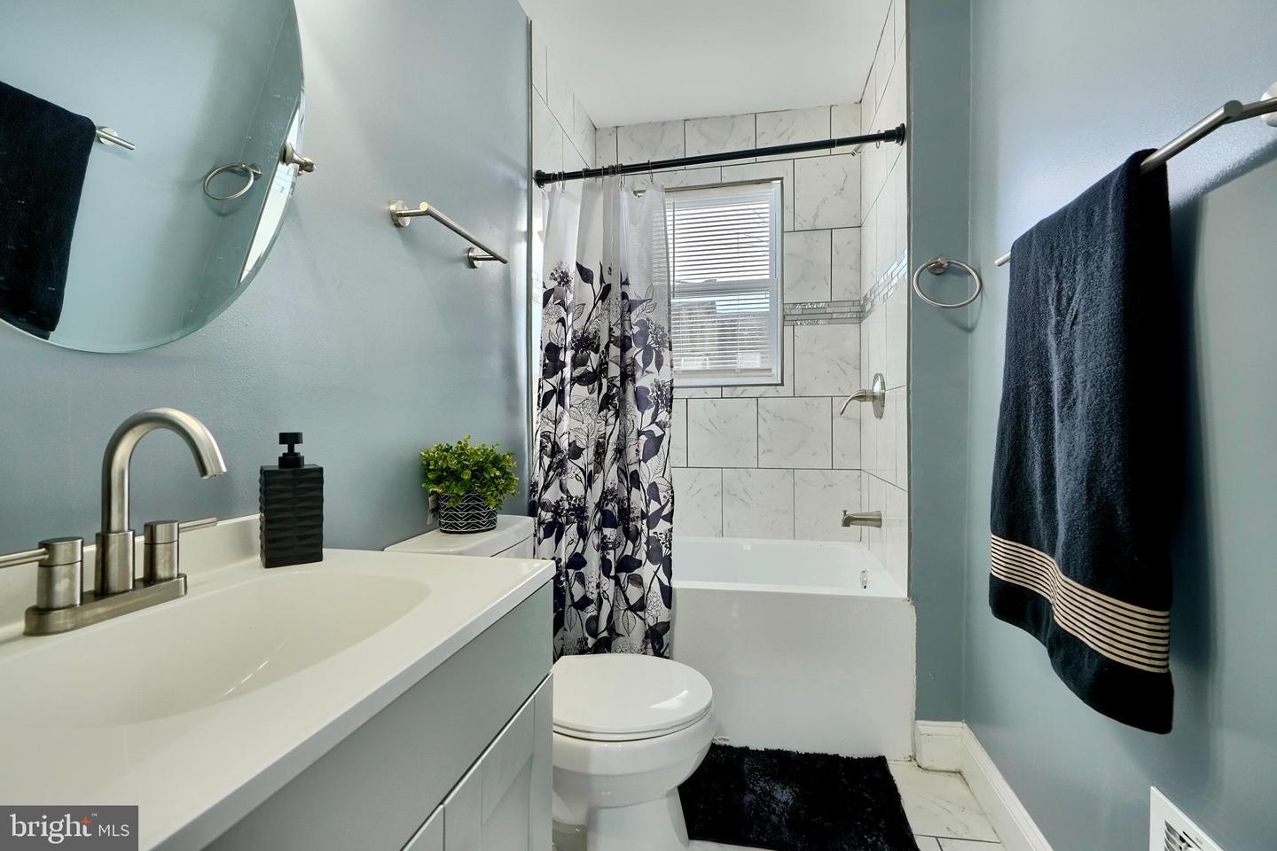 1819 Clifton Ave Property Photo 22