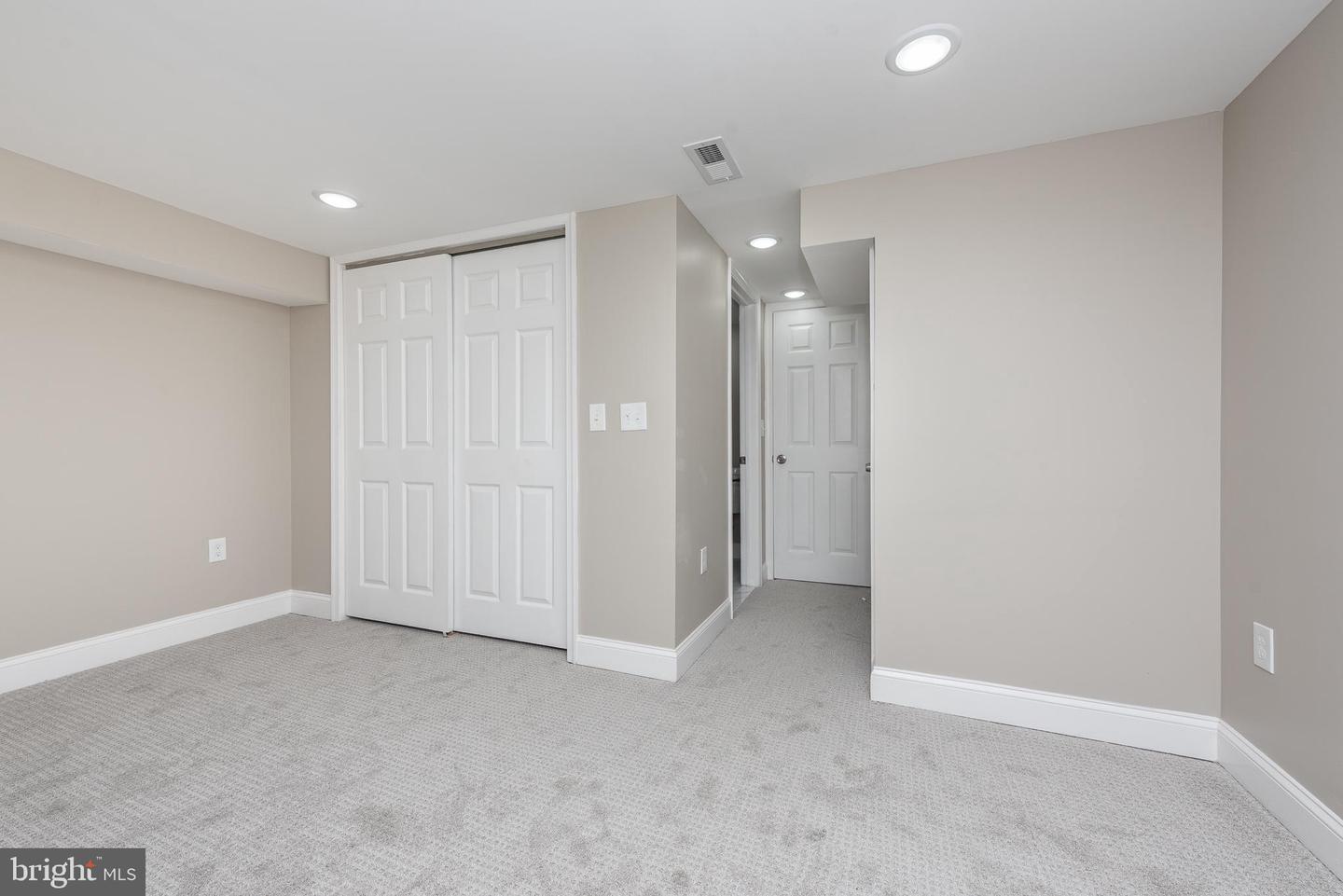 1016 W Fayette St Property Photo 27