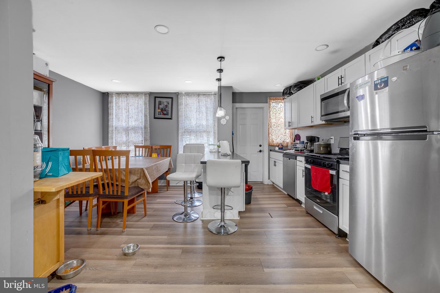 2619 Robb St Property Photo 4