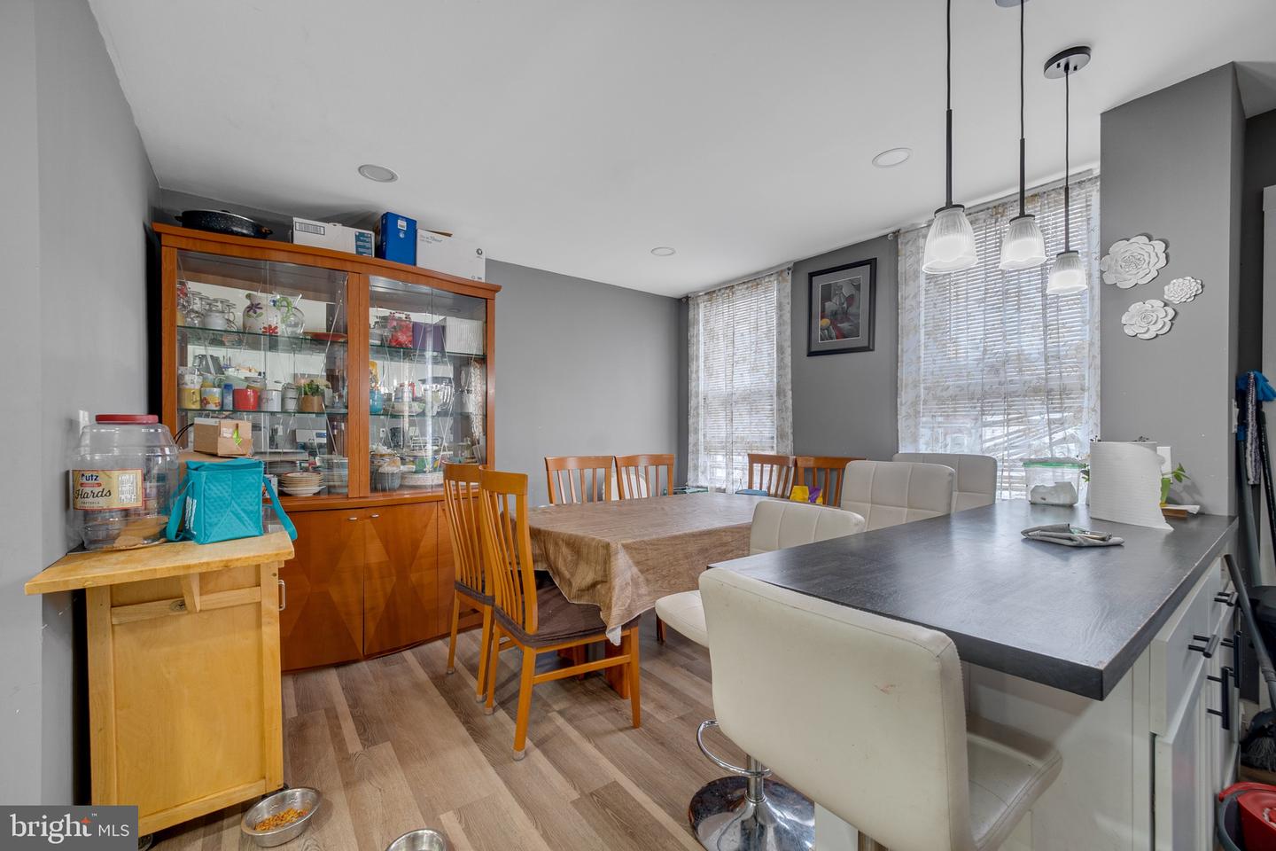 2619 Robb St Property Photo 6