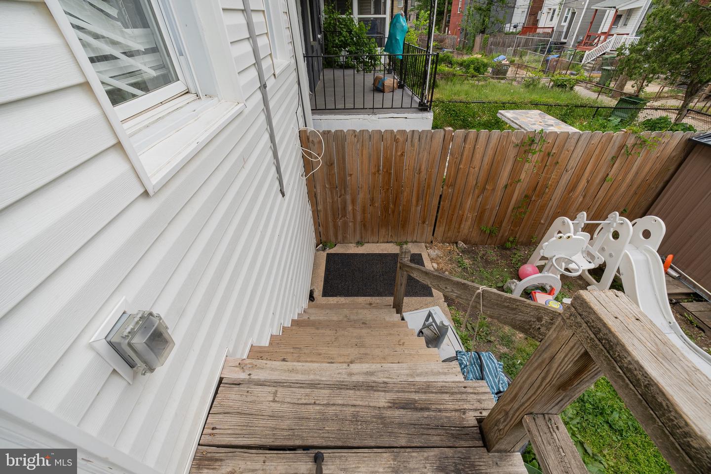 2619 Robb St Property Photo 17