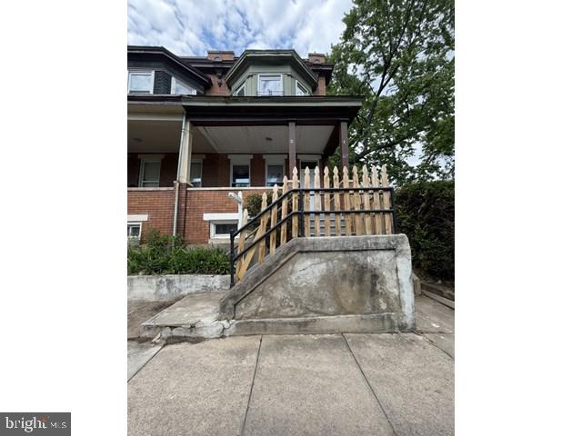 622 E 33rd St Property Photo 1