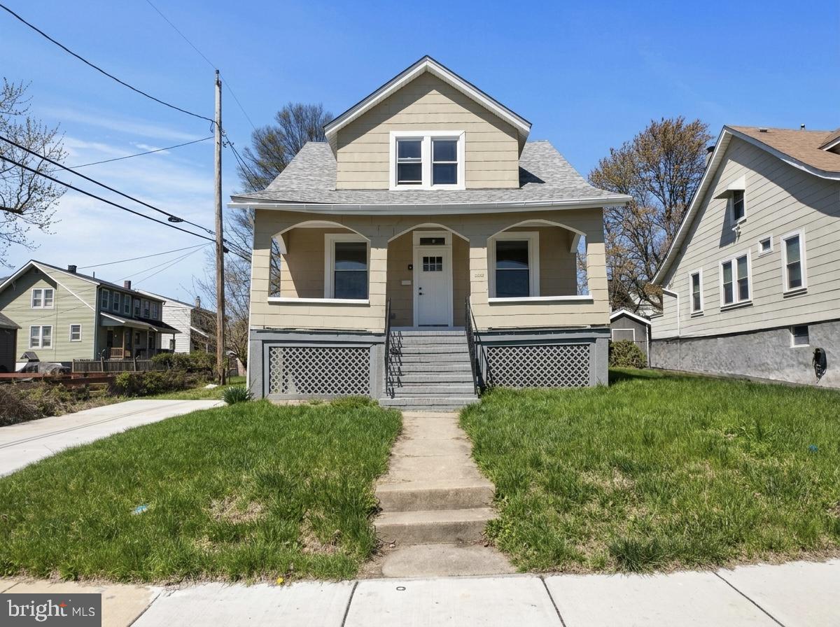 6600 HAMPNETT AVE Property Photo 1