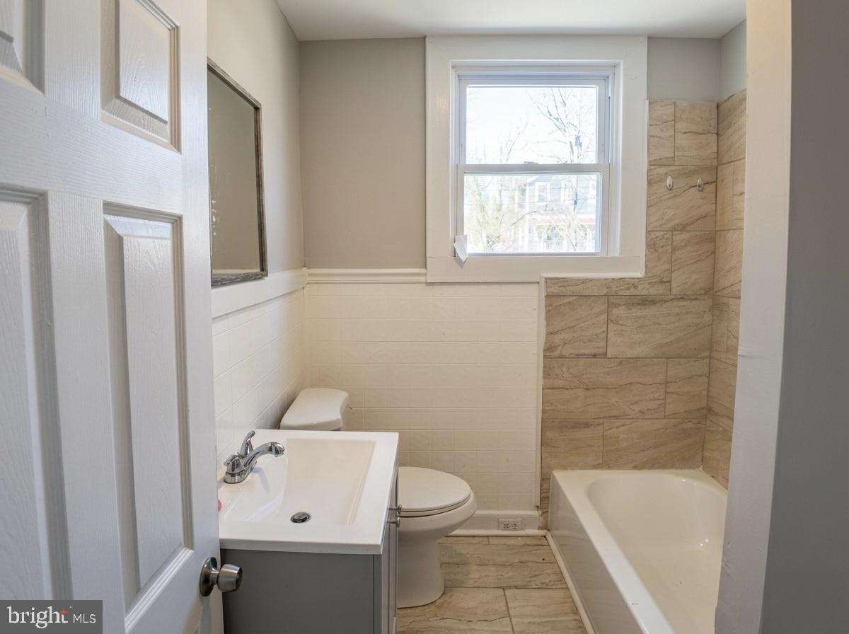 6600 Hampnett Ave Property Photo 11