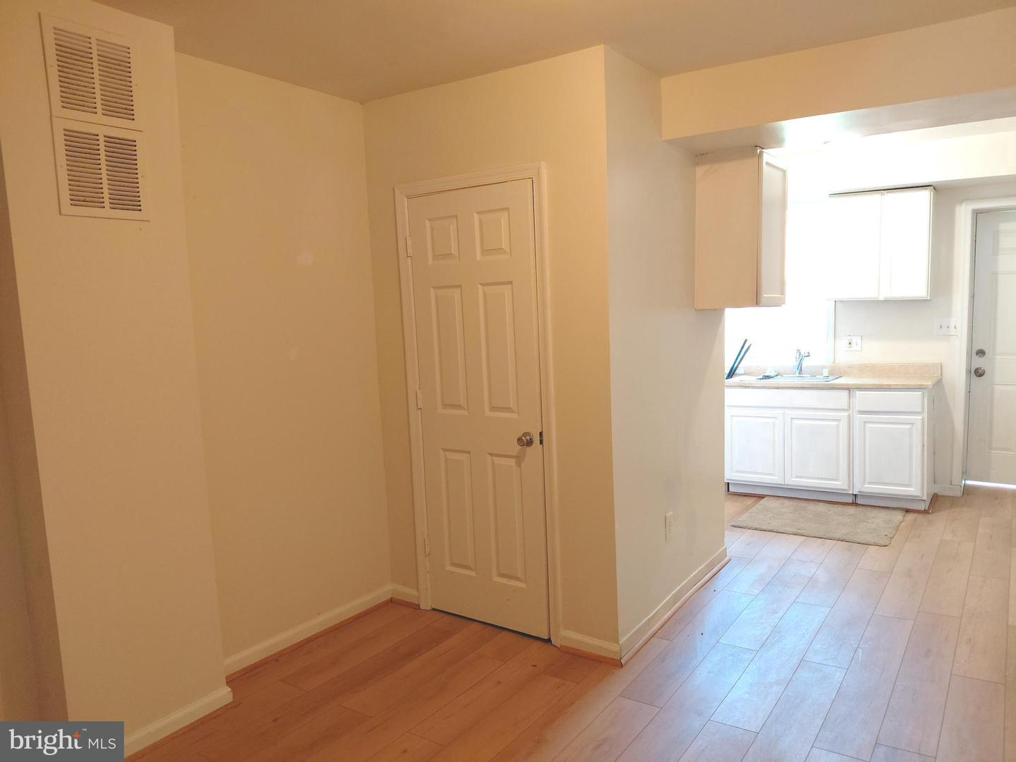 1436 Carroll St Property Photo 7