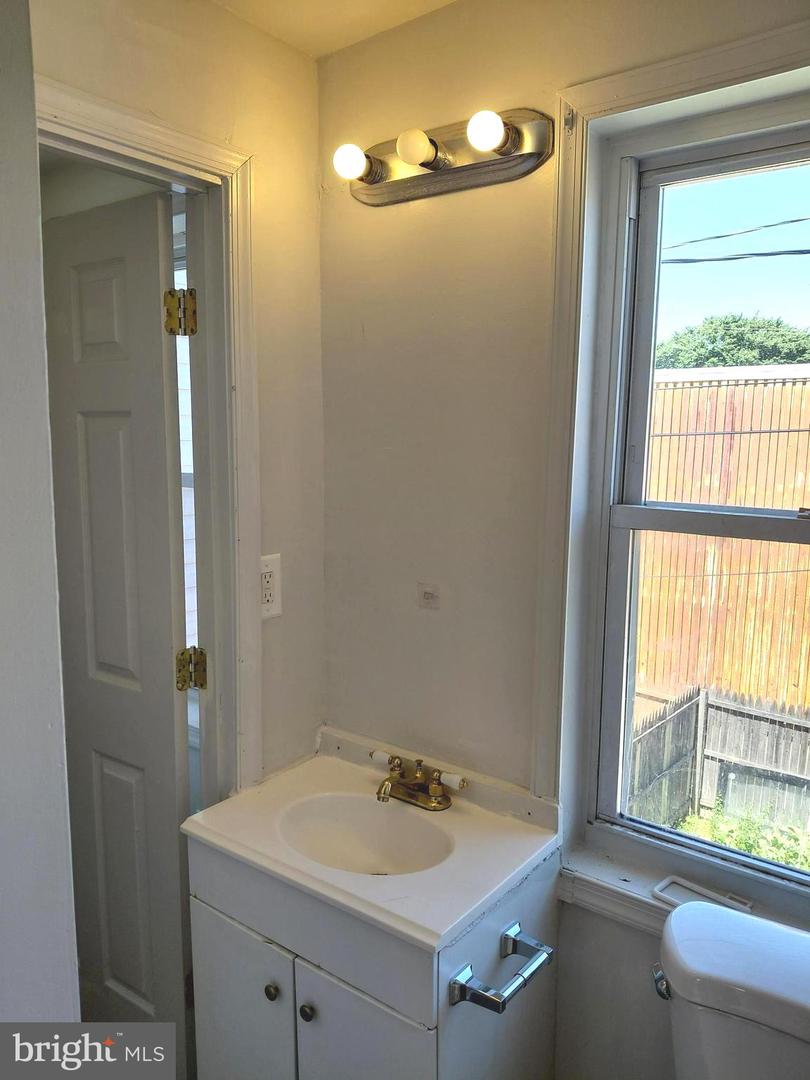 1436 Carroll St Property Photo 20
