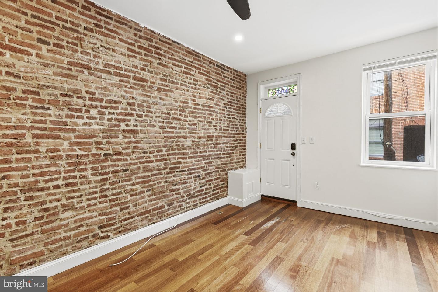 713 S Port St Property Photo 4