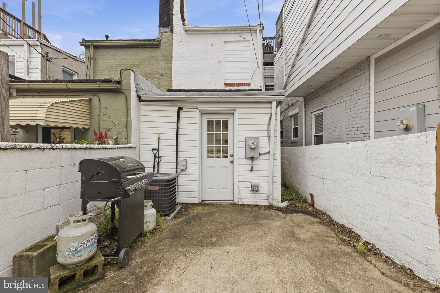 713 S Port St Property Photo 27