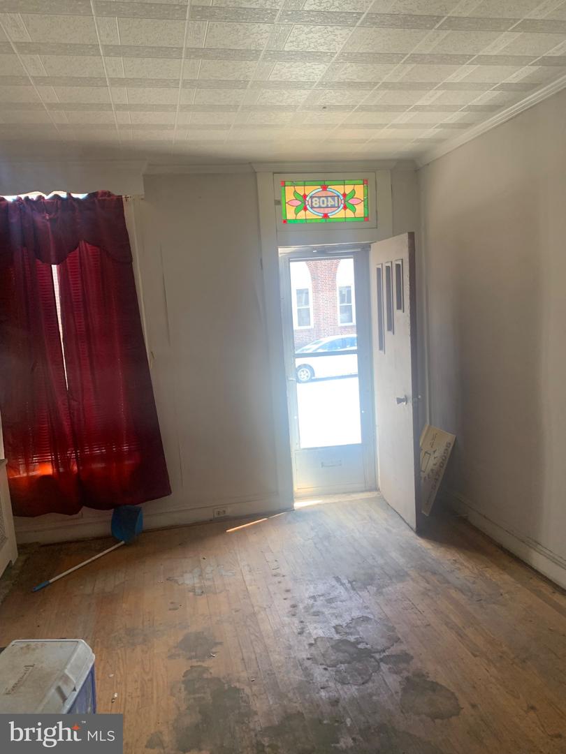 1408 Towson St Property Photo 3
