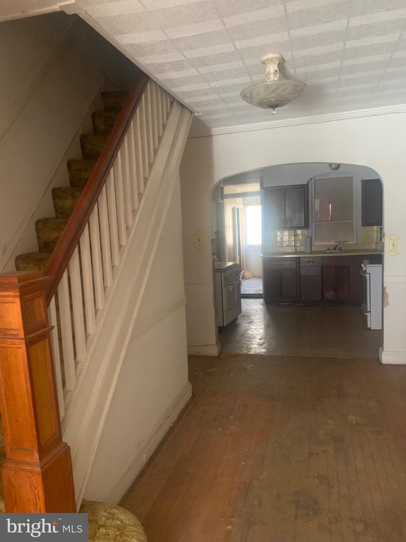 1408 Towson St Property Photo 4