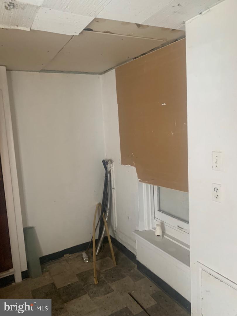1408 Towson St Property Photo 9