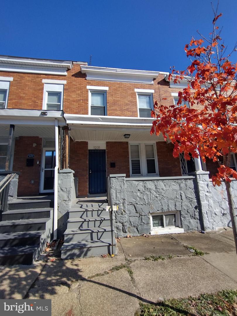 1231 N Linwood Ave Property Photo 1