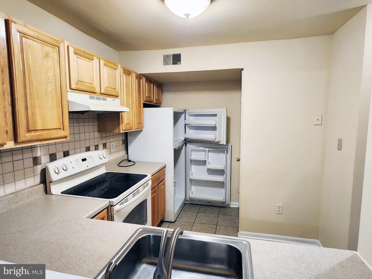 1216-1 W Lafayette Ave #3 Property Photo 5